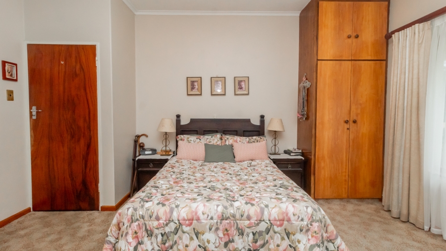 4 Bedroom Property for Sale in De La Haye Western Cape